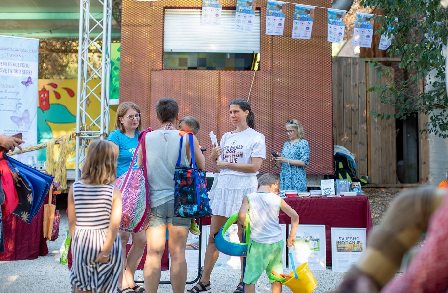 klub-ranoranilaca-na-festivalu-slavimo-zivot-2022 (2)